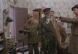 Фильм Жилая комната / The Bed Sitting Room (1969) - cцена 2