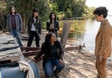 Сериал Ходячие мертвецы: Мир за пределами / The Walking Dead: World Beyond (2020) - cцена 9