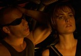 Фильм Черная дыра / Pitch Black (2000) - cцена 1